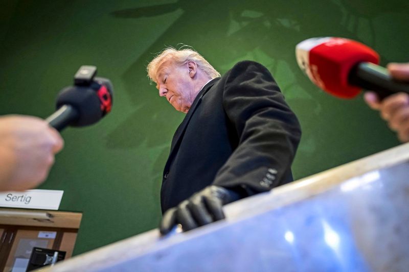 Dollar-Crash und teure Kredite für Häuslbauer: Fürchtet Trump die Wirtschaftsmacht Europas doch?