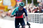 Jungstar Paul Seixas feiert bei der Lombardei-Rundfahrt seinen größten Sieg Vor dem Start protestierten die Radprofis gegen den Weltverband, der nach Finlay Tarlings Tod nicht ausreichend reagiert habe. Remco Evenepoel appellierte an die UCI und die Rennorganisatoren