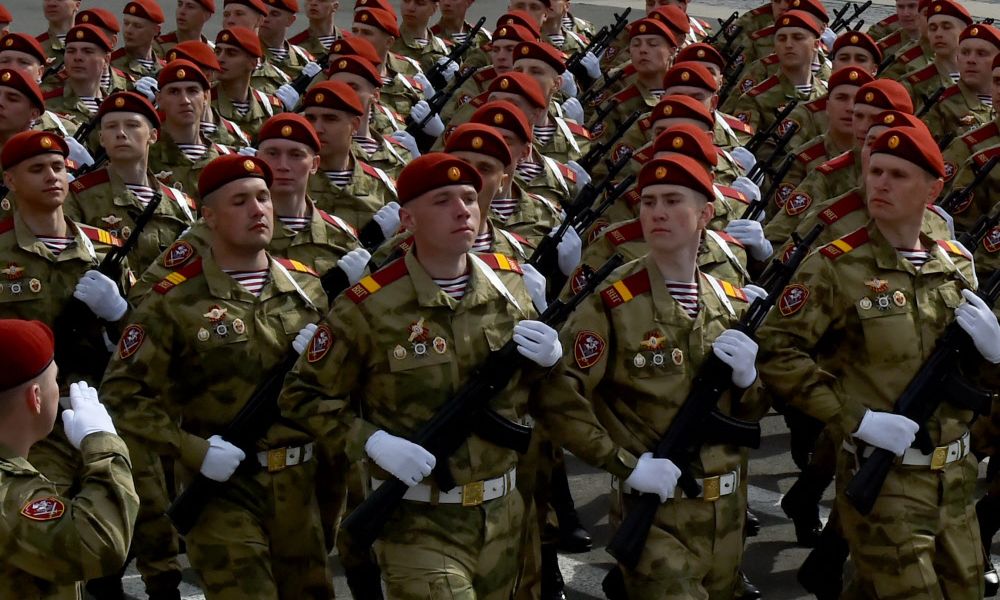 Wie sehr Krieg und Rüstung dem Klima schaden - Forschung Spezial ...