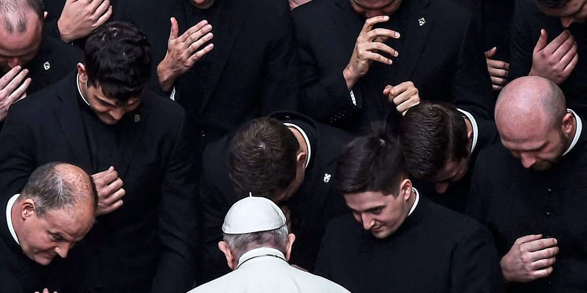 Beim Begräbnis von Papst Franziskus gilt ein besonders strenger Dresscode