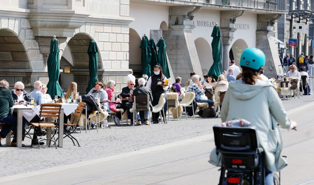 Schweizer kürzen Schweizerinnen die Pension