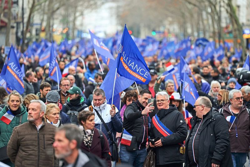 Landesweite Demos in Frankreich zur Unterstützung der Polizei