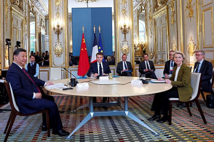 Emmanuel Macron, Xi Jinping und Ursula von der Leyen im Élysée-Palast.