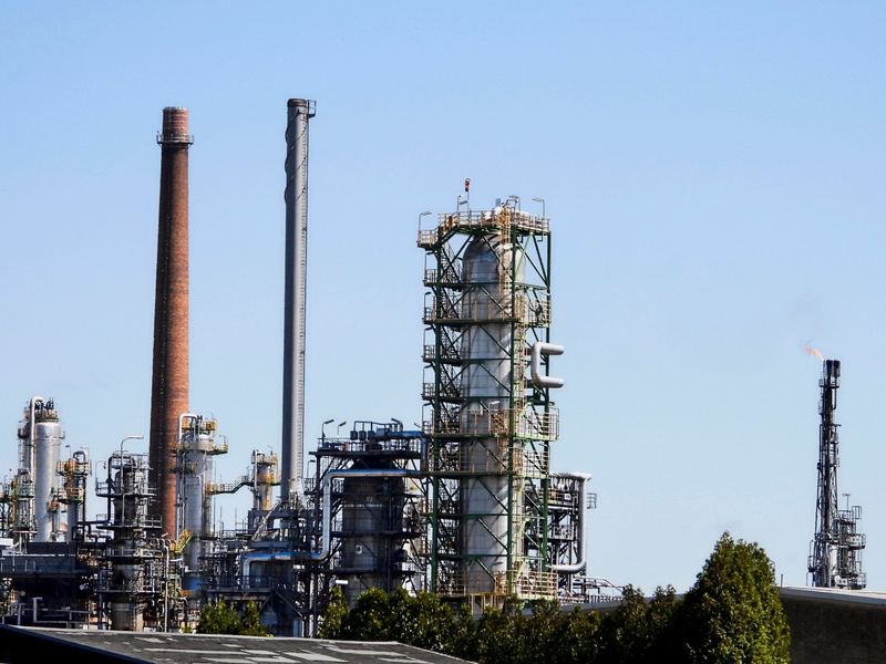 Ukraine greift erneut russische Raffinerien in Russland an