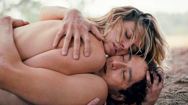 Sexsucht-Vampir-und-Ordensschwester-in-ARD-Serie-Naked-