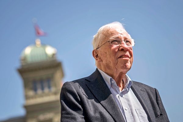 Schweizer-Ex-Justizminister-Blocher-verkauft-seine-Gratiszeitungen