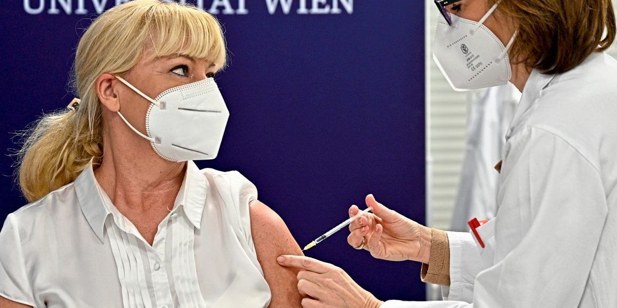 Viele offene Fragen rund um die dritte Impfung - Vimarsana News