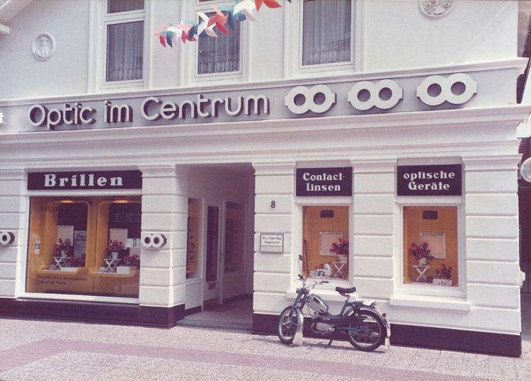 Die erste Fielmann-Niederlassung in Cuxhaven.