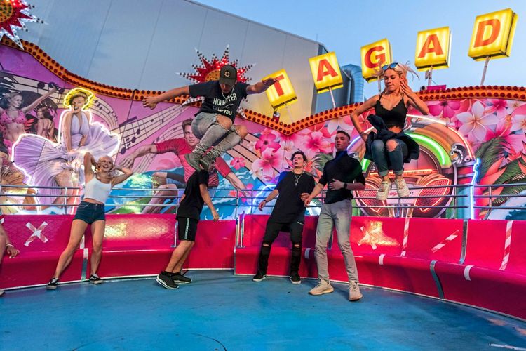 Tagada im Prater: Ein Dorfplatz, der sich dreht - Wien - derStandard.at ...