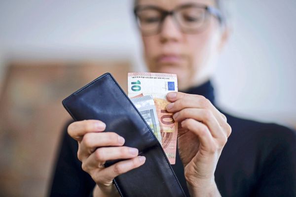 Studie-Wenn-die-Liebe-endet-sind-vorwiegend-Frauen-auch-noch-von-Armut-bedroht