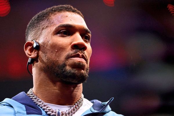 Anthony-Joshua-bei-Verkehrsunfall-mit-zwei-Toten-in-Nigeria-leicht-verletzt