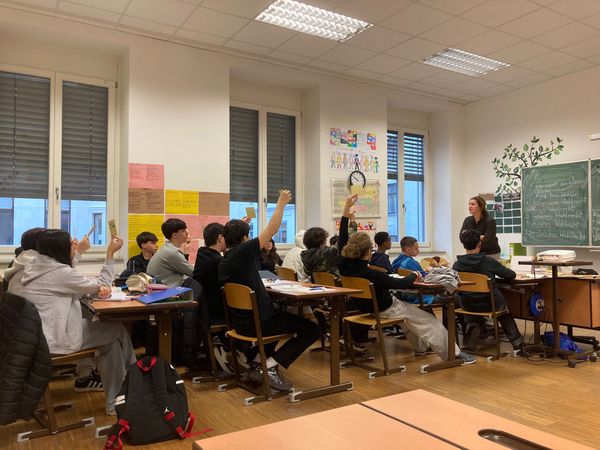 sch-ler-ohne-pass-ber-wahlen-lernen-aber-keine-stimme-haben