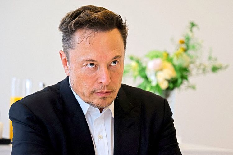 Elon Musk, fokussiert.