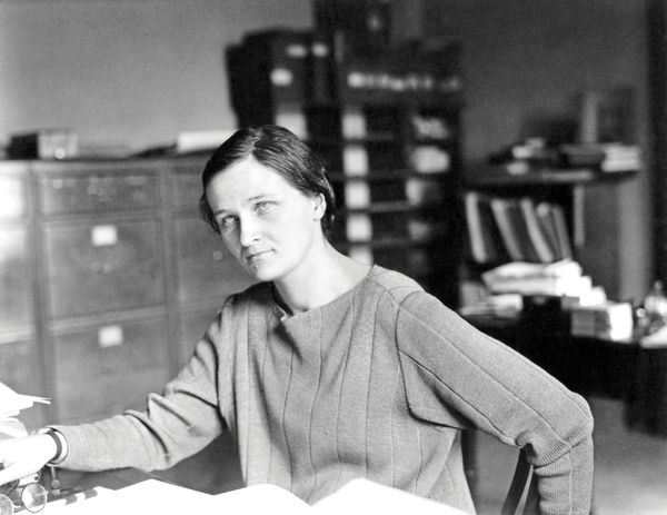 Cecilia-Payne-entdeckte-vor-100-Jahren-woraus-Sterne-bestehen-und-wurde-bergangen