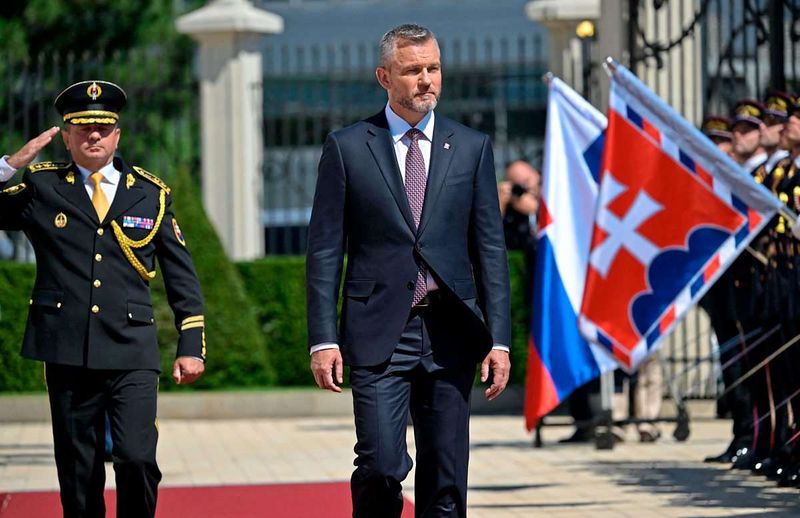 Neuer slowakischer Präsident übernahm das Ruder auf rauer See