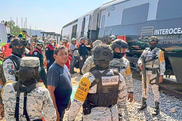 Mindestens-13-Tote-nach-Zugsungl-ck-in-Mexiko