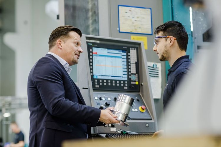 Am Attersee entsteht mehr Zusammenhalt im Luftraum - Unternehmen ...