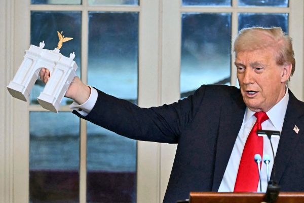 Darin-gleicht-Donald-Trump-fast-allen-Diktatoren