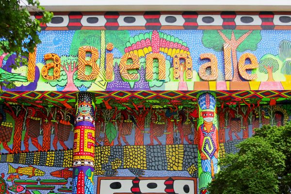 Russland-Trump-und-Urin-Was-man-ber-die-Venedig-Biennale-wissen-sollte