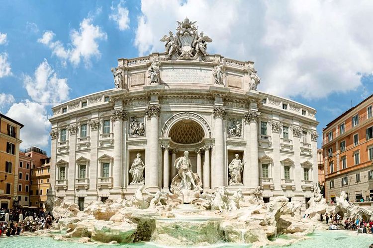 Eine Münze in den berühmten Barockbrunnen aus dem 18. Jahrhundert in Rom zu werfen soll Glück bringen. Aber der beliebte Ort ist immer voller Touristinnen und Touristen, sodass es für Diebe leicht ist, unbemerkt zu bleiben.