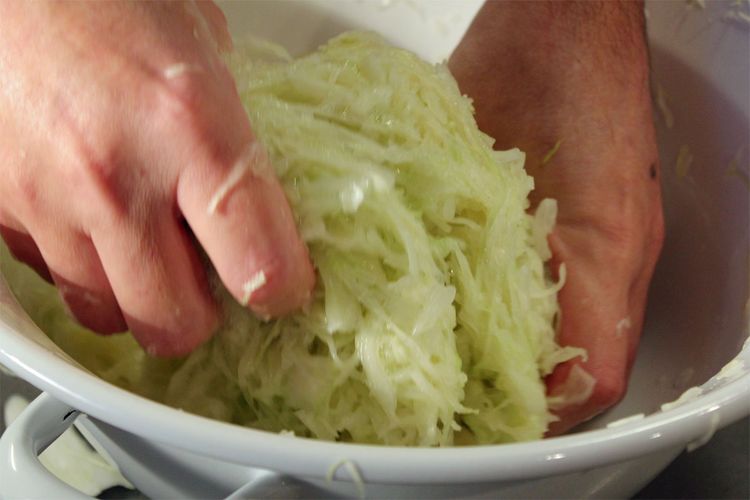 Weihnachtsmenü, Teil 1: Selbstgemachtes Sauerkraut - Weihnachten ...