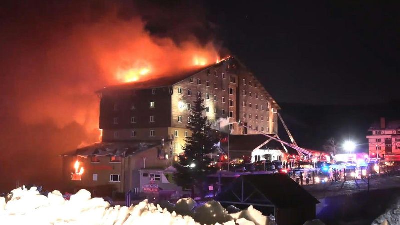 Türkei: Mehr als 60 Tote bei Brand in Skihotel