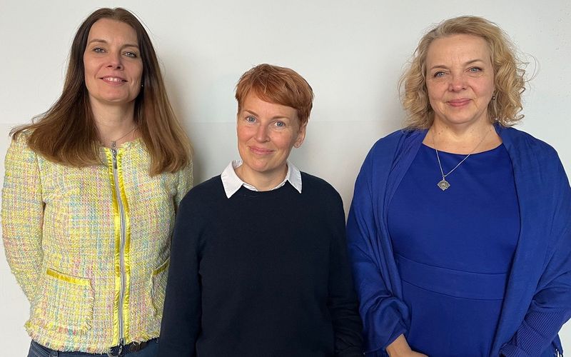 Von den Nachbarn lernen, wie Medien unter Kontrolle gebracht werden