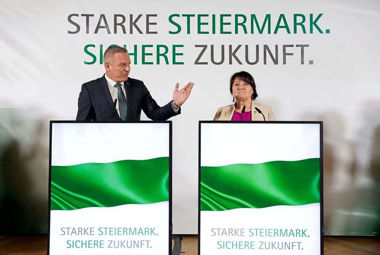 Der designierte Landeshauptmann Mario Kunasek (FPÖ) und die designierte Landeshauptmann-Stellvertreterin Manuela Khom (ÖVP)