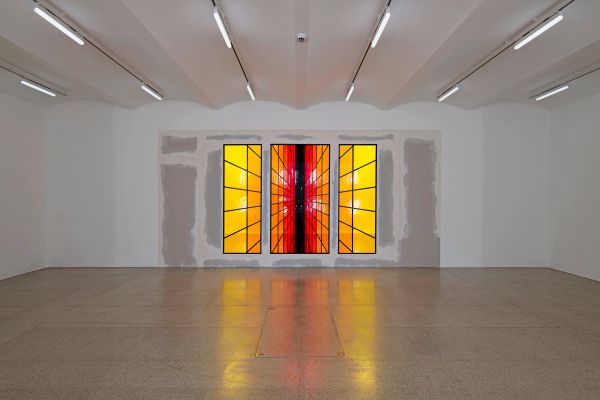 Zwischen-Kirche-und-Drogen-Jeremy-Shaws-Glaubenswelten-in-der-Secession