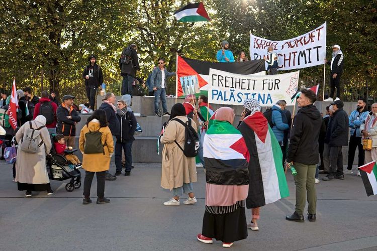 Eine andere Pro-Palästina-Demo, im Oktober 2023 am Ballhausplatz in Wien.