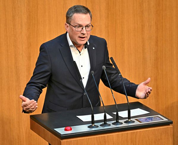 N-chste-Runde-im-Fall-W-ginger-Korruption-geh-rt-genauestens-aufgearbeitet