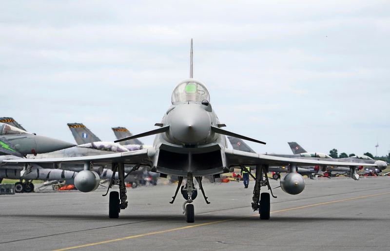 Schweiz: Sozialdemokraten erwägen gemeinsame Luftwaffe mit Österreich