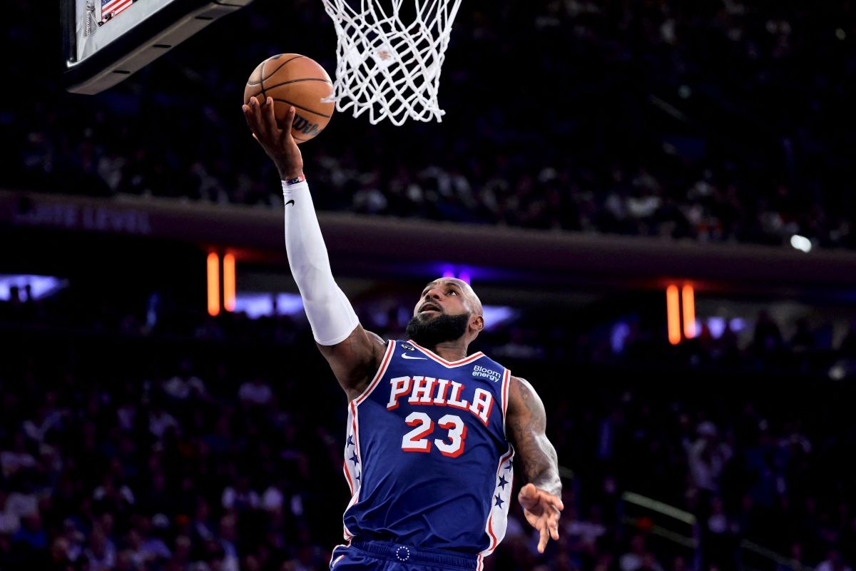 Start in die Rekordsaison: LeBron James gewinnt mit 76ers zum NBA ...
