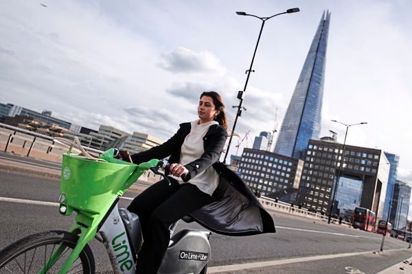 Der-E-Bike-Boom-sorgt-in-London-auch-f-r-so-manchen-Nachteil-und-Sicherheitsrisiken