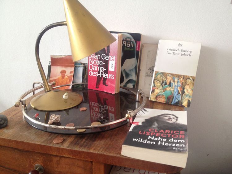 Welche Bücher liegen bei Ihnen auf dem Nachttisch?