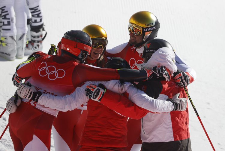 Österreich Gewinnt Olympia-Gold Im Alpinen Teambewerb - Wintersport ...