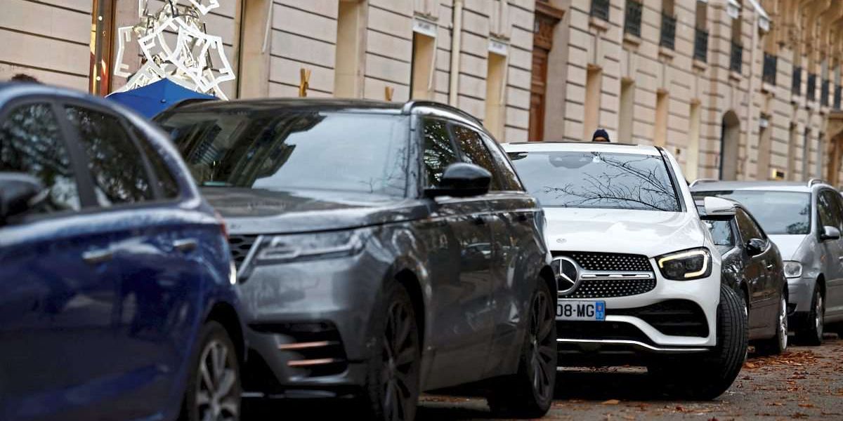 Paris will 18 Euro Parkgebühr pro Stunde für SUV verlangen - Europa -   › International