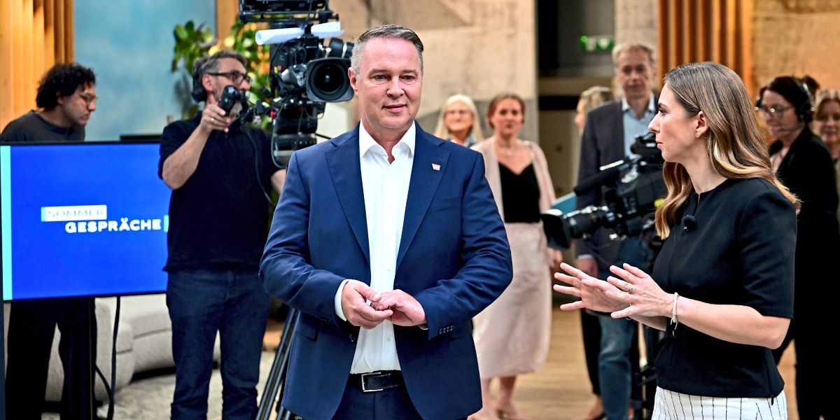 SPÖ-Chef im Talk - Babler: „ORF-Gehälter sind aus dem Lot geraten“