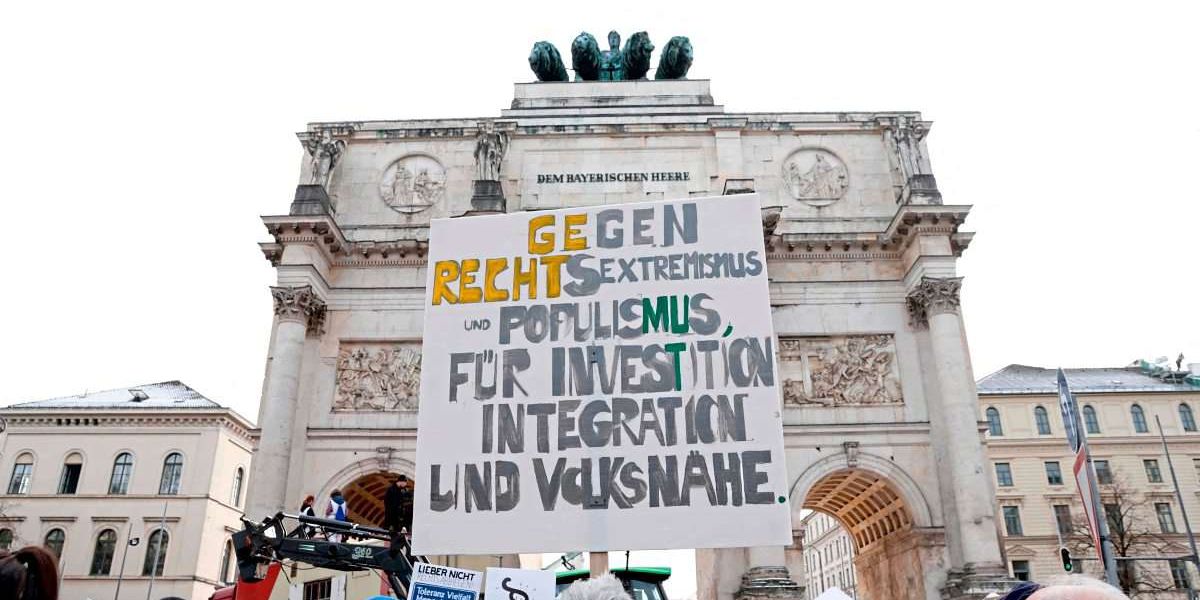 Demo Gegen Rechts In München Wegen Hohen Andrangs Abgebrochen ...