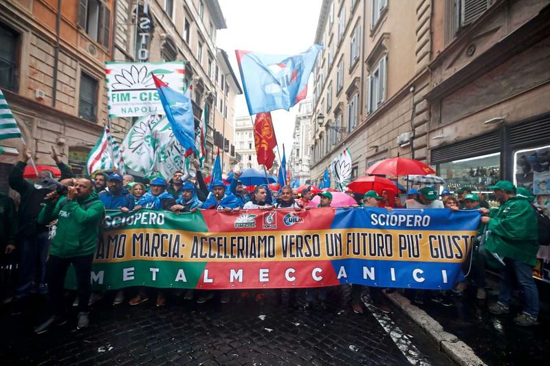 Streik in Italiens Automobilsektor führt zu Demonstration in Rom