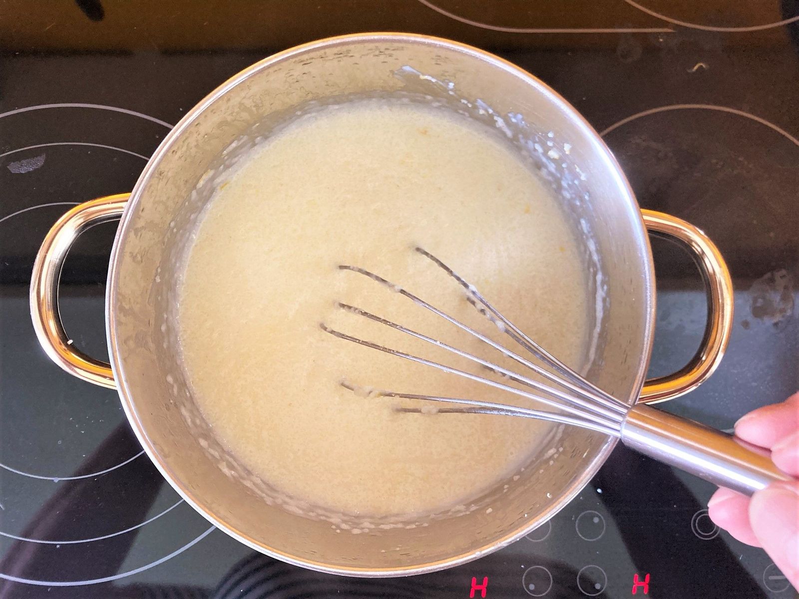 Rezept für Grießflammeri-Brûlée mit Balsamico-Erdbeeren - Desserts ...