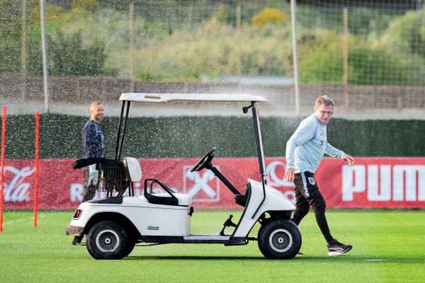 Rangnicks-Reisegruppe-Das-Gerangel-ums-Mittelfeld