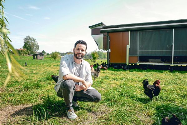 Eier-wir-brauchen-Eier-Wie-ein-Star-der-veganen-Szene-zum-H-hnerhalter-wurde