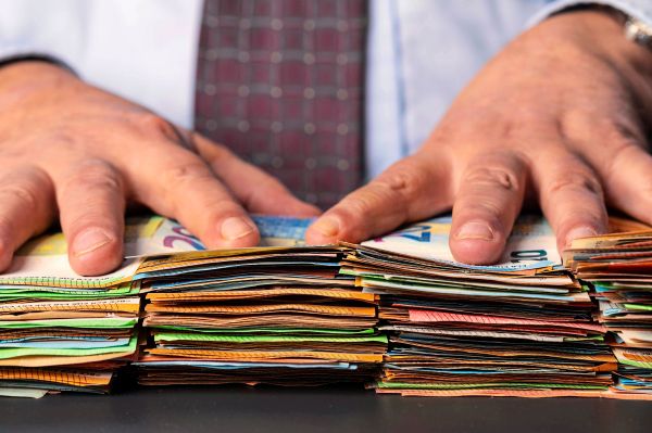 Die-100-umsatzst-rksten-Konzerne-befeuern-die-Ungleichheit-in-der-EU