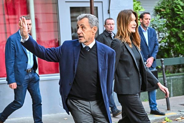 Gericht-pr-ft-E-Fu-fessel-f-r-Frankreichs-Ex-Pr-sident-Sarkozy