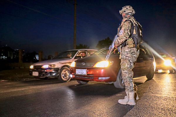 Pakistan-erkl-rt-Taliban-Regierung-in-Afghanistan-offenen-Krieg-