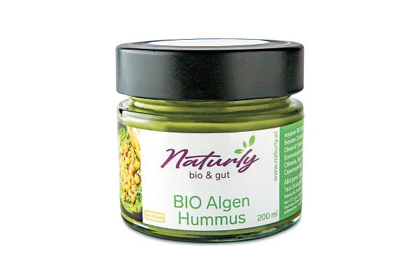 Viel-erdiger-als-der-Klassiker-Hummus-mit-Algen