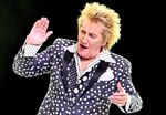 Rod Stewart wurde während US-Konzert mit Sauerstoff versorgt Promi-Portal publizierte Video des Vorfalls – Der 81-Jährige war nach kurzer Pause wieder am Mikrofon. Mit dem Sager: "The show must go on"