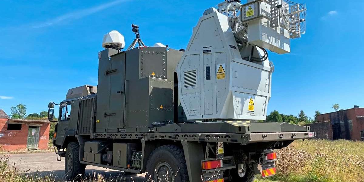Elektrokocher: Britische Armee holt Drohnenschwarm mit Funkwellen vom Himmel