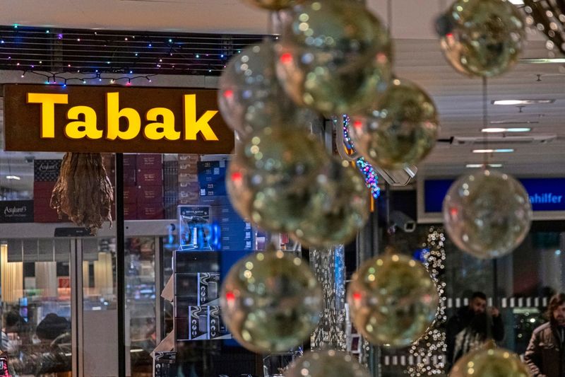 Wien, wie es raucht, trinkt, spielt und Telefonguthaben kauft